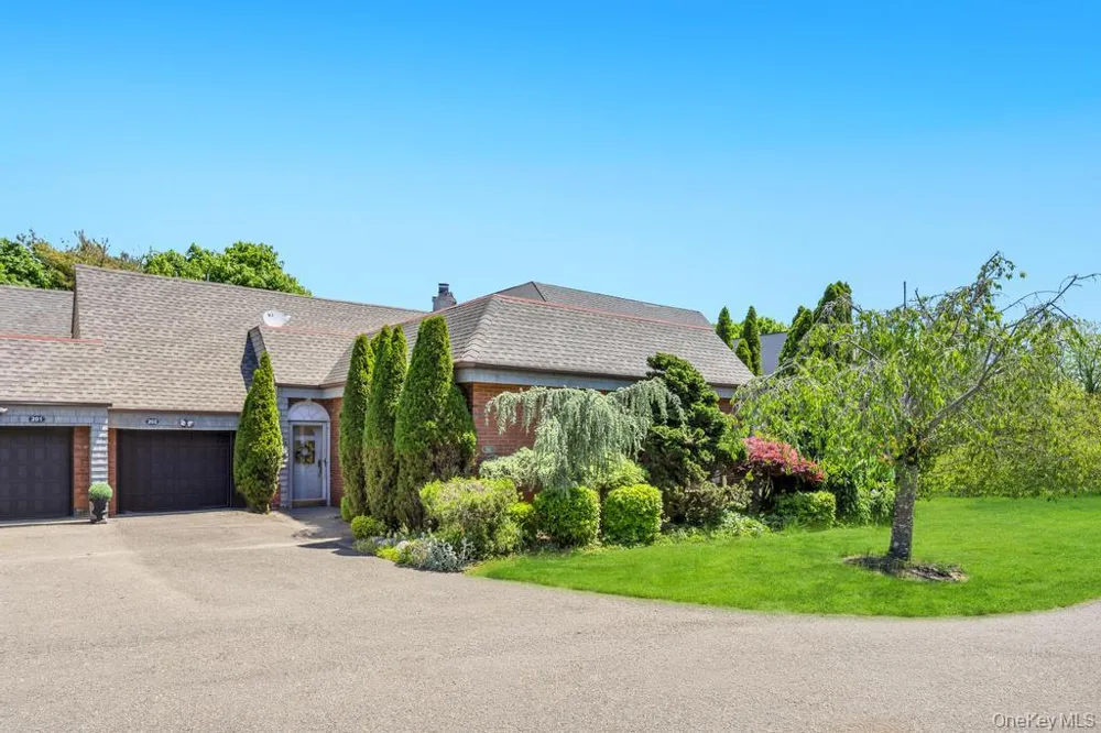 202 Captains Way Bay Shore, NY 11706