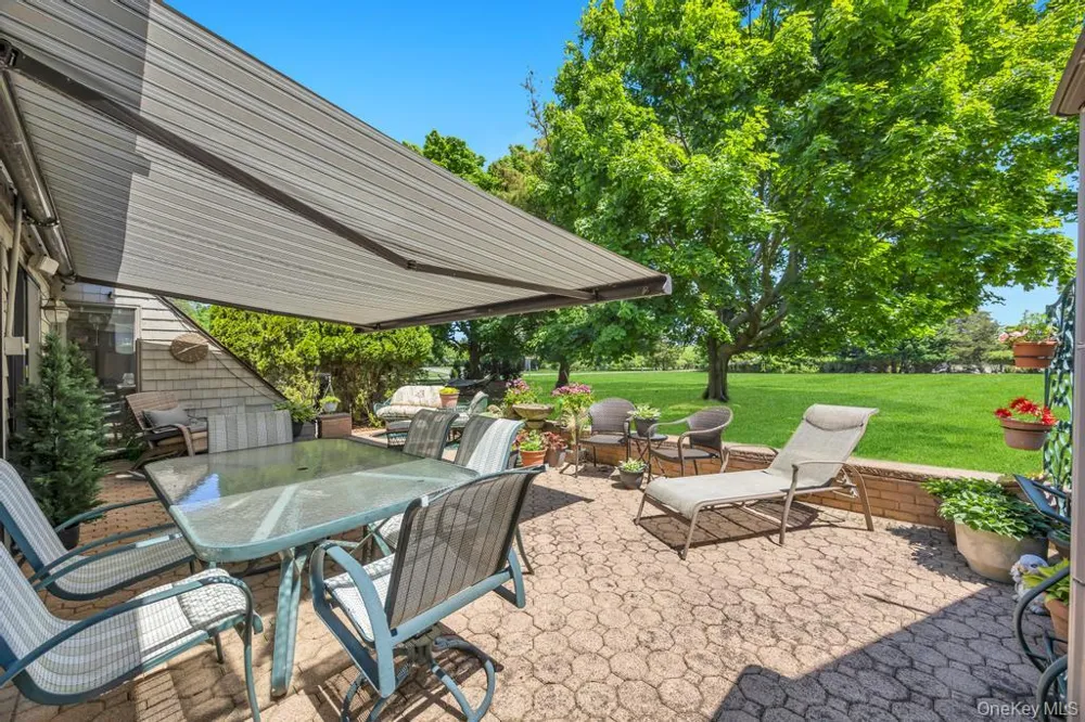 202 Captains Way Bay Shore, NY 11706