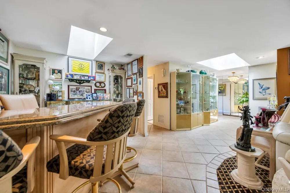 202 Captains Way Bay Shore, NY 11706