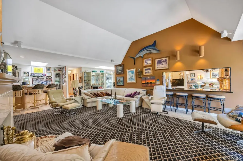202 Captains Way Bay Shore, NY 11706