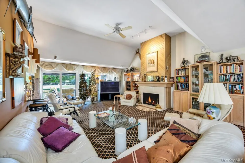 202 Captains Way Bay Shore, NY 11706