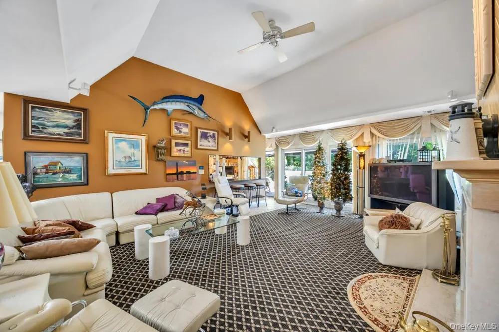 202 Captains Way Bay Shore, NY 11706