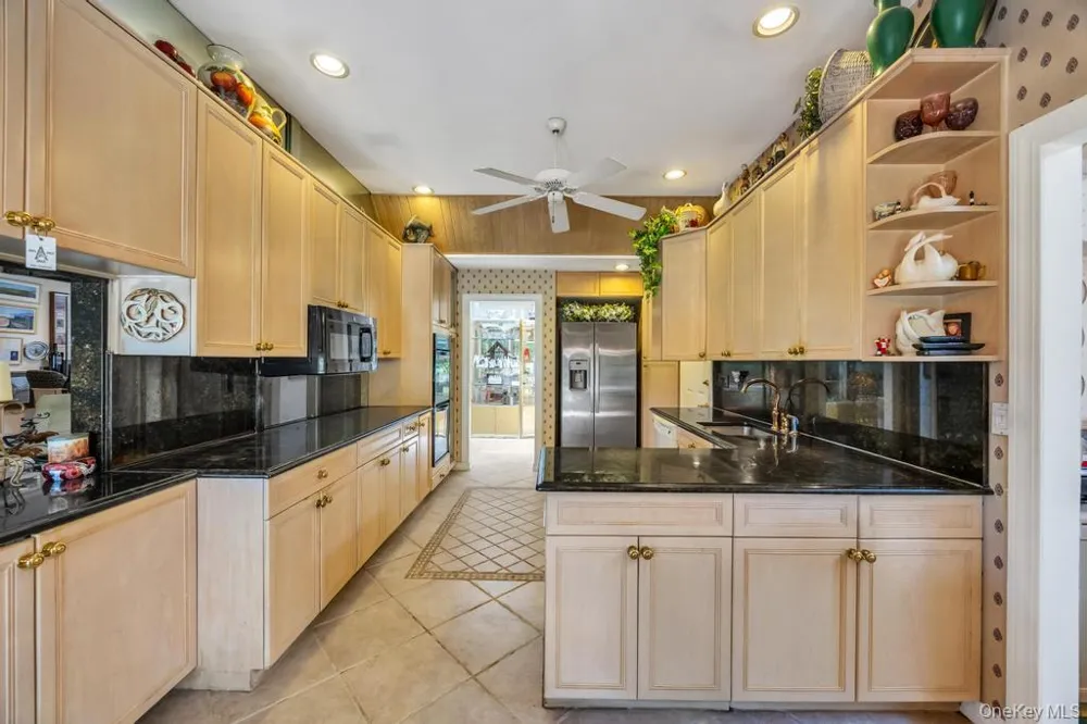 202 Captains Way Bay Shore, NY 11706