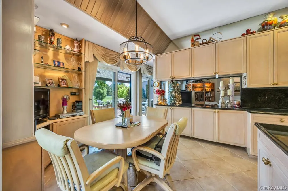 202 Captains Way Bay Shore, NY 11706