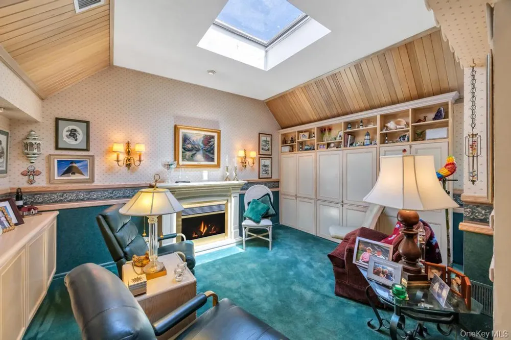 202 Captains Way Bay Shore, NY 11706