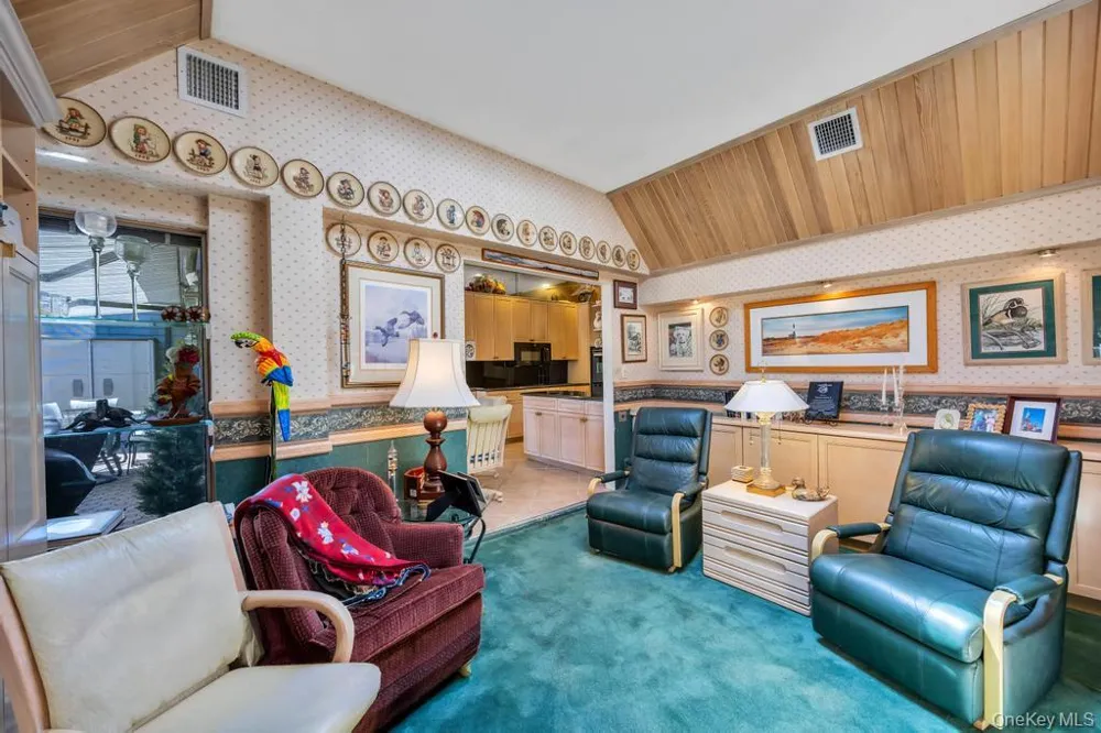 202 Captains Way Bay Shore, NY 11706