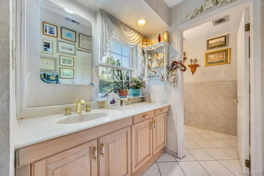 202 Captains Way Bay Shore, NY 11706
