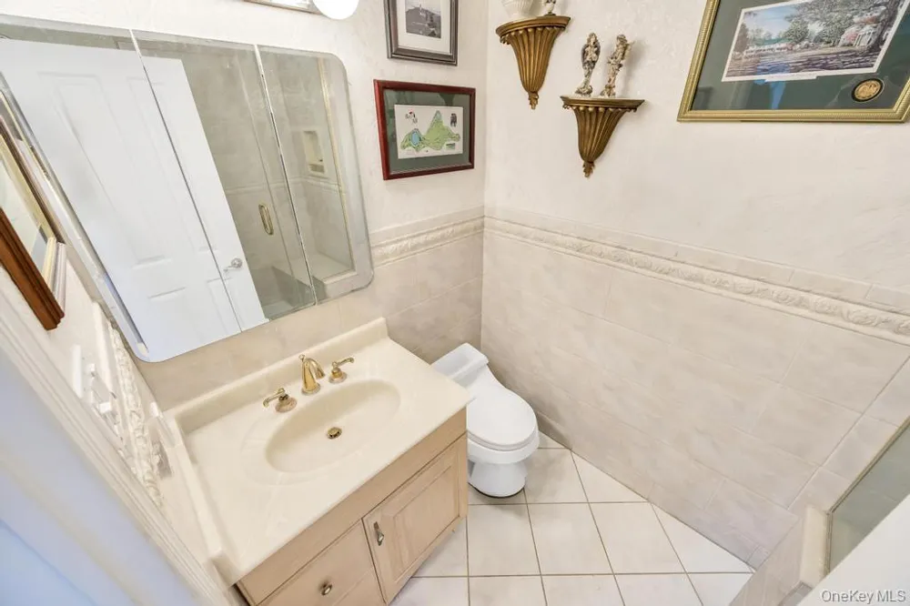 202 Captains Way Bay Shore, NY 11706