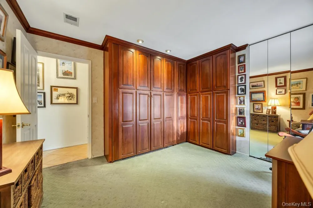 202 Captains Way Bay Shore, NY 11706