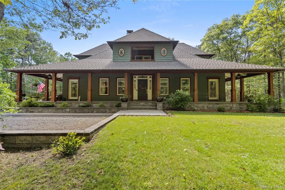 490 Wading River Road Manorville, NY 11949