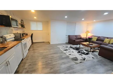 1525 S Holly Street #104
