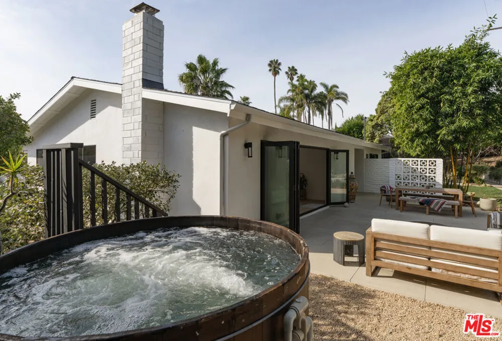 1144 Portesuello Avenue Santa Barbara, CA 93105