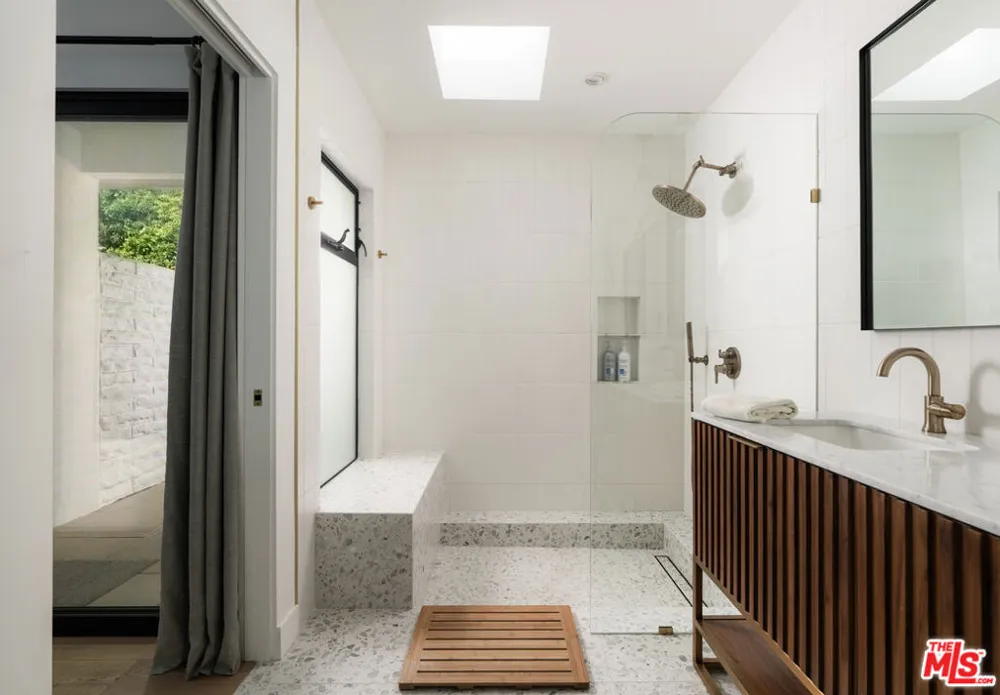 1144 Portesuello Avenue Santa Barbara, CA 93105