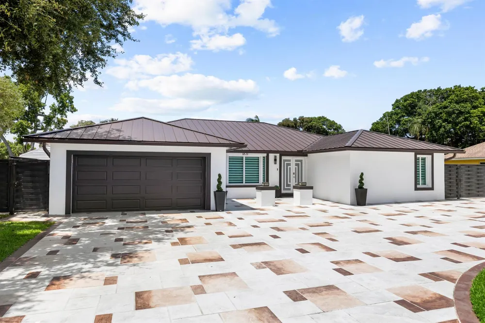 1821 Carissa Road Lake Clarke Shores, FL 33406