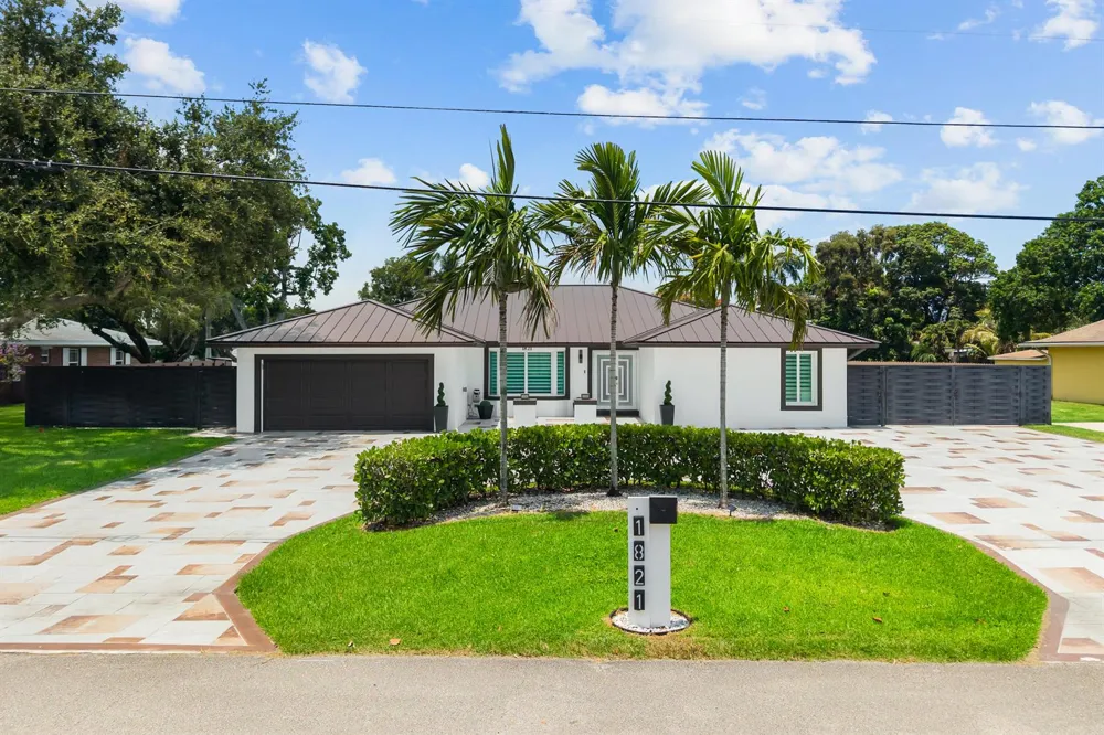 1821 Carissa Road Lake Clarke Shores, FL 33406