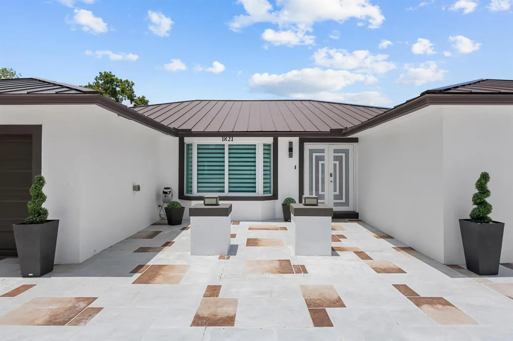 1821 Carissa Road Lake Clarke Shores, FL 33406