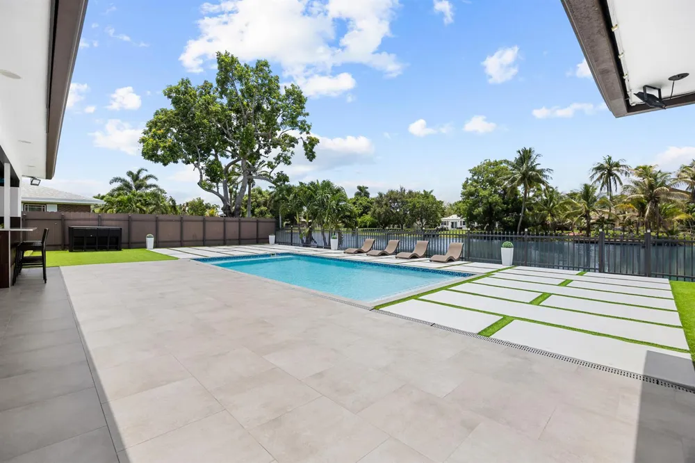 1821 Carissa Road Lake Clarke Shores, FL 33406