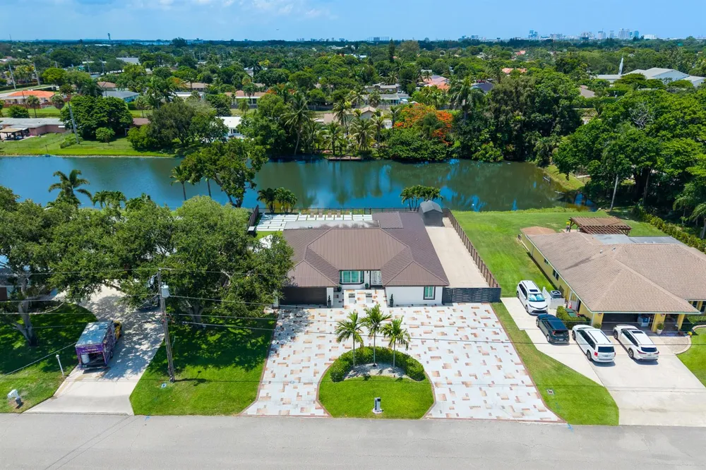 1821 Carissa Road Lake Clarke Shores, FL 33406