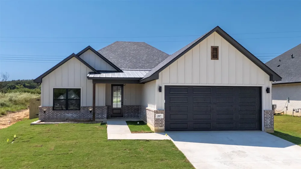 207 Sides Boulevard Bullard, TX 75757
