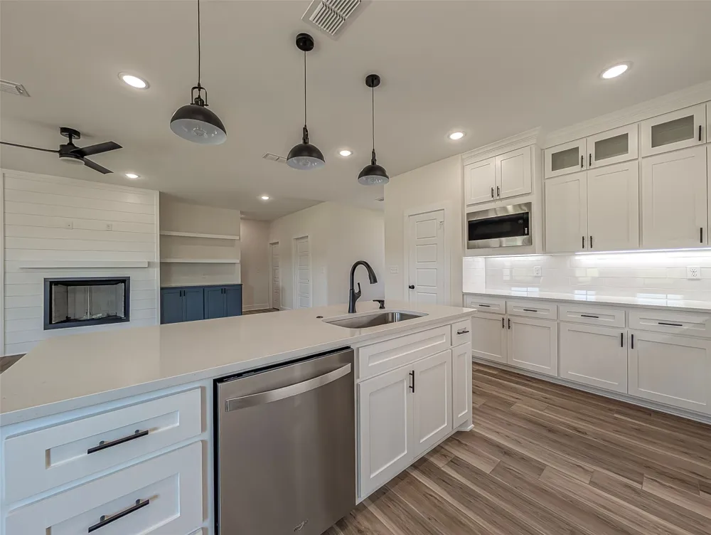 207 Sides Boulevard Bullard, TX 75757