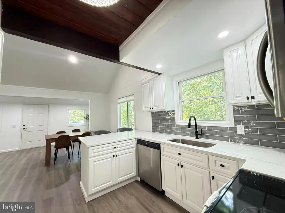 117 CLIFTON DR Bushkill, PA 18324