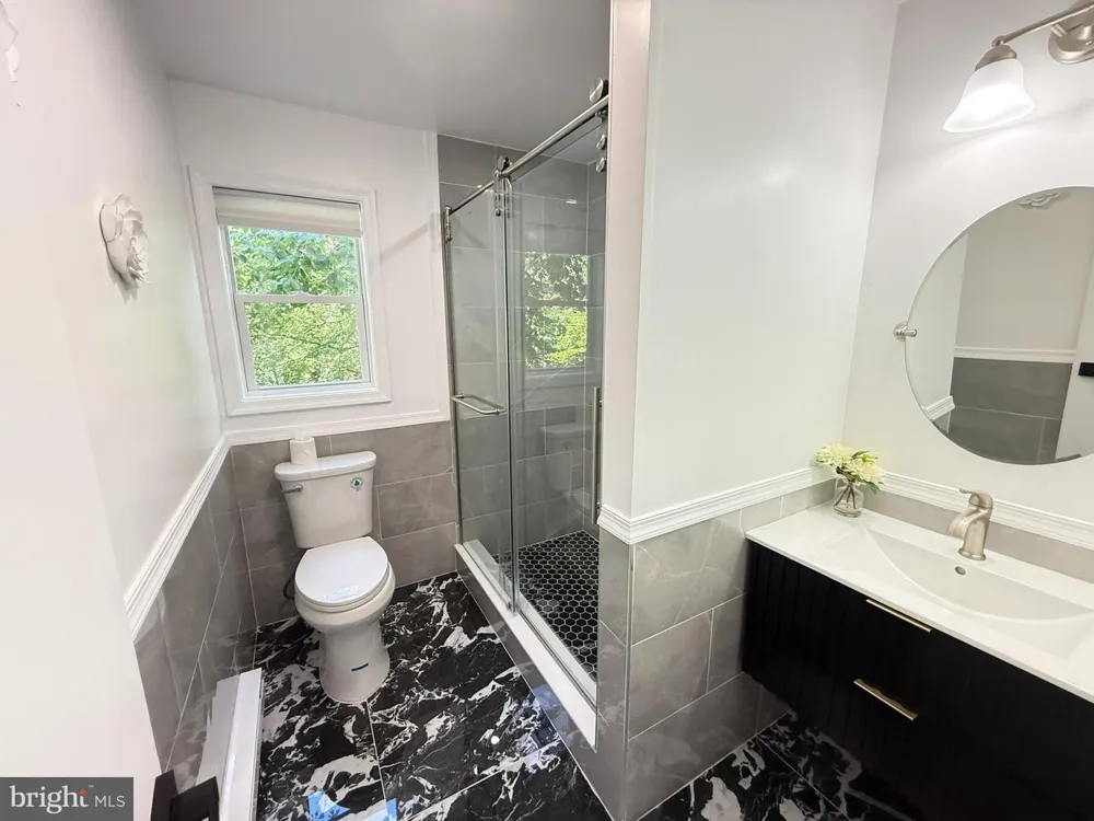 117 CLIFTON DR Bushkill, PA 18324