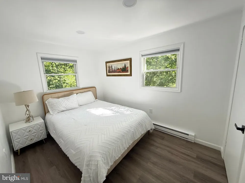 117 CLIFTON DR Bushkill, PA 18324