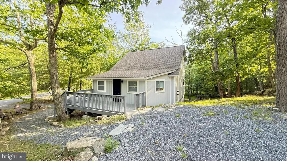 117 CLIFTON DR Bushkill, PA 18324
