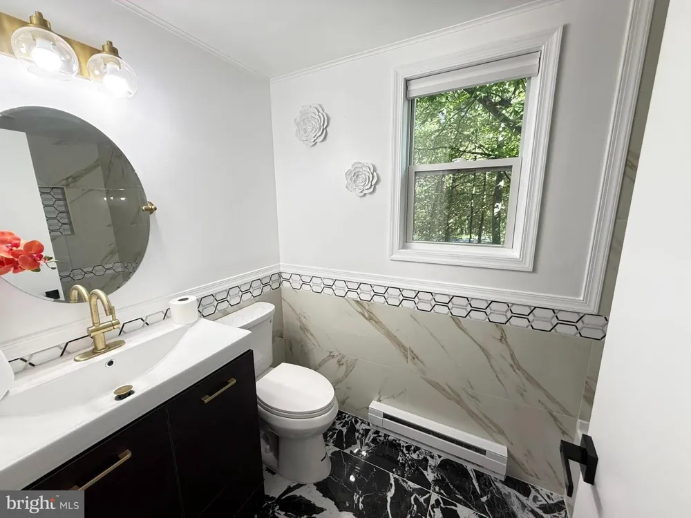 117 CLIFTON DR Bushkill, PA 18324