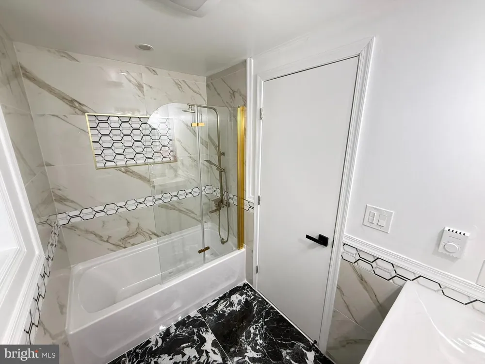 117 CLIFTON DR Bushkill, PA 18324