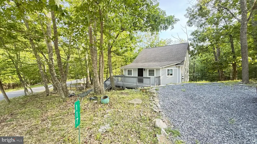 117 CLIFTON DR Bushkill, PA 18324