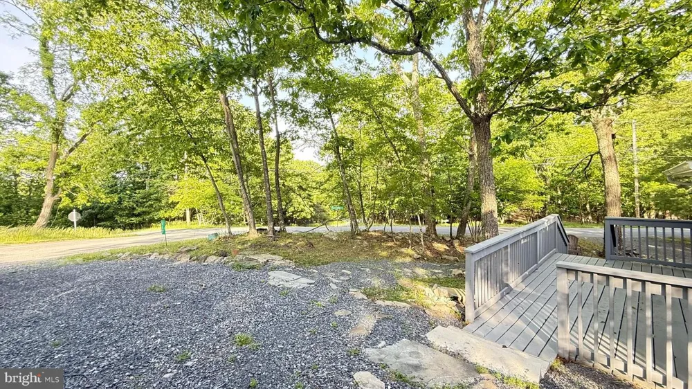 117 CLIFTON DR Bushkill, PA 18324