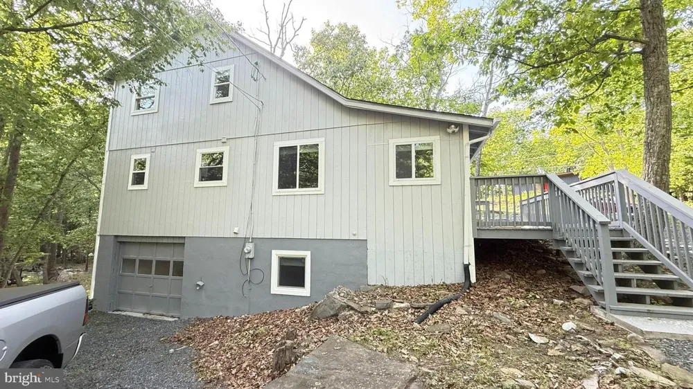 117 CLIFTON DR Bushkill, PA 18324
