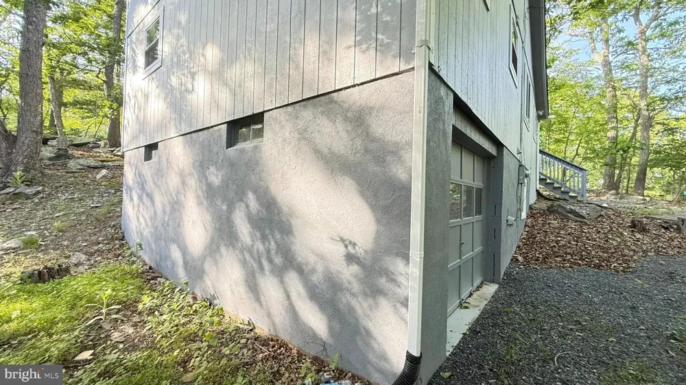 117 CLIFTON DR Bushkill, PA 18324