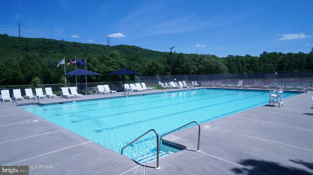 117 CLIFTON DR Bushkill, PA 18324