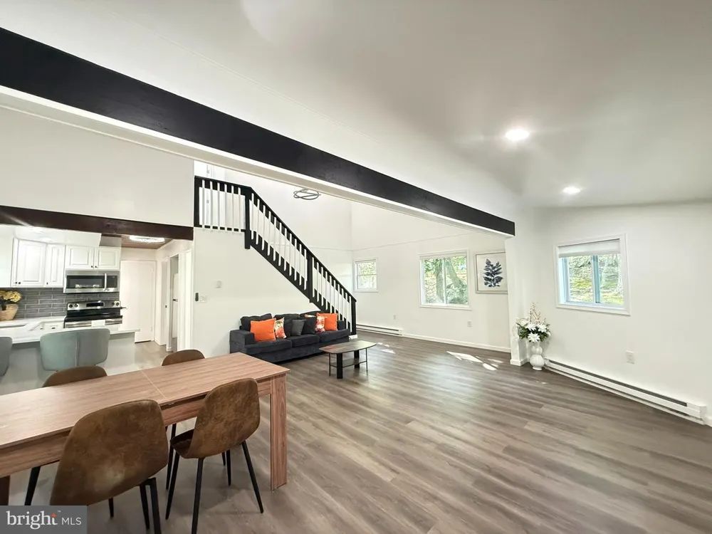 117 CLIFTON DR Bushkill, PA 18324