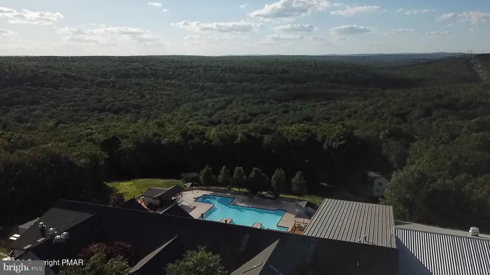 117 CLIFTON DR Bushkill, PA 18324