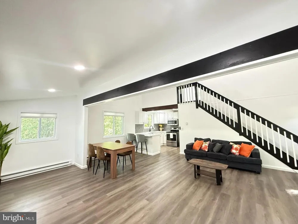 117 CLIFTON DR Bushkill, PA 18324