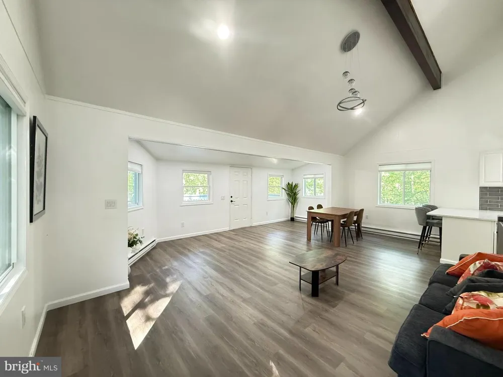 117 CLIFTON DR Bushkill, PA 18324