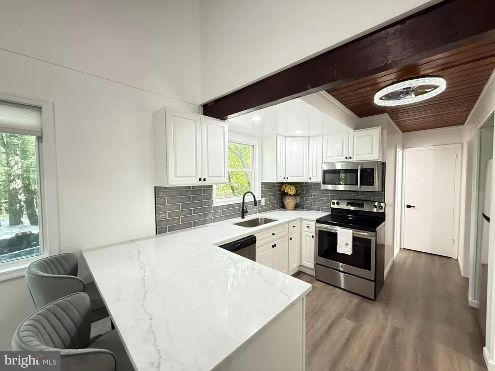 117 CLIFTON DR Bushkill, PA 18324