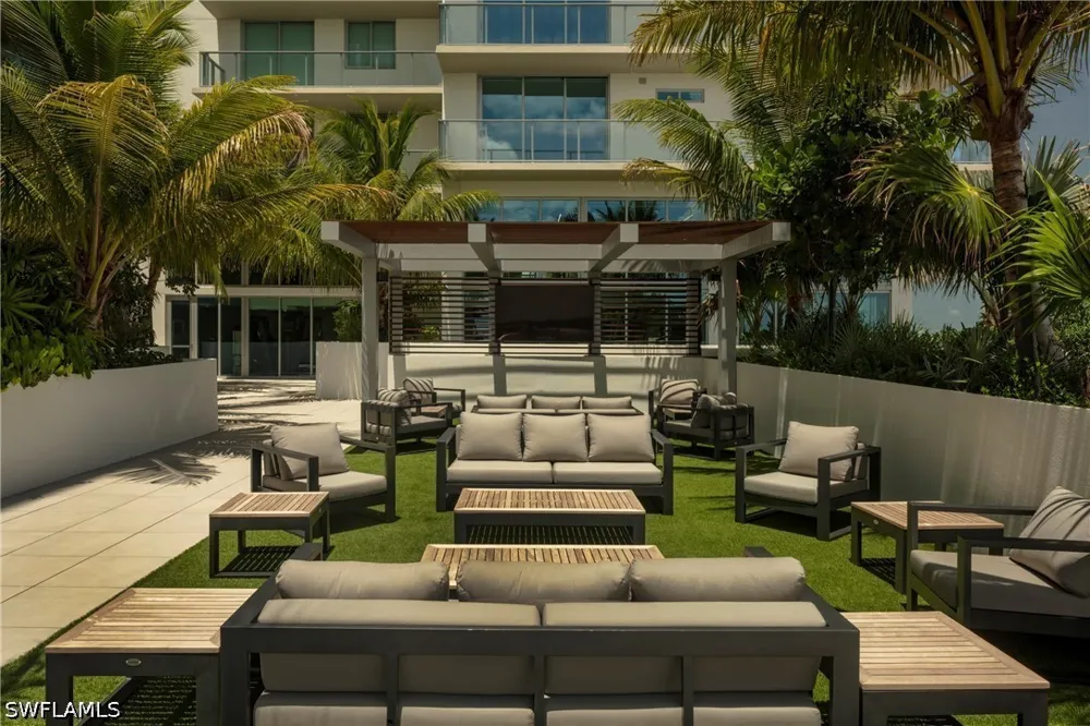 Mayfair Street #PH11 Naples, FL 34104