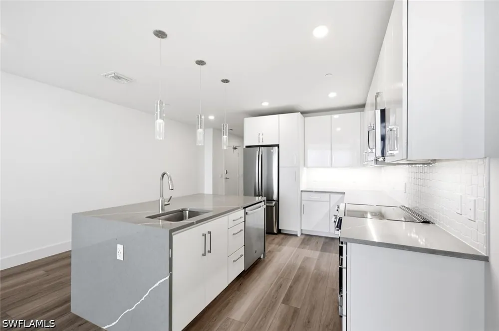 Mayfair Street #PH11 Naples, FL 34104
