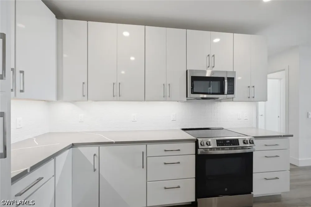 Mayfair Street #PH11 Naples, FL 34104