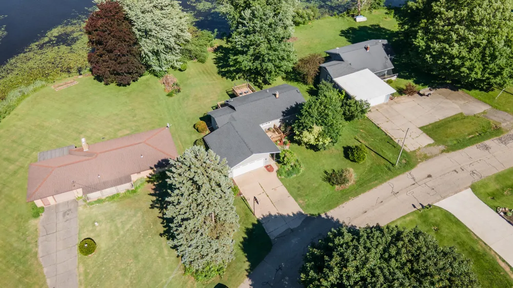 2937 Loehrs Landing Drive Hastings, MI 49058