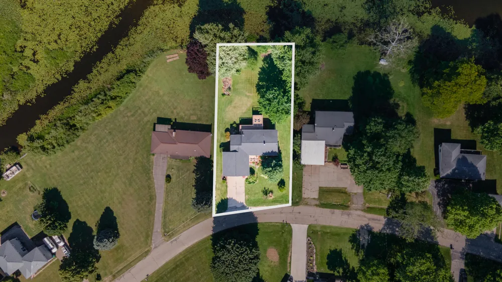 2937 Loehrs Landing Drive Hastings, MI 49058
