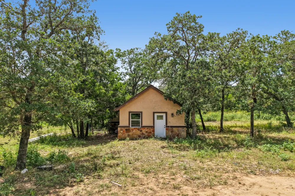 499 Bridgestone Court Lockhart, TX 78644