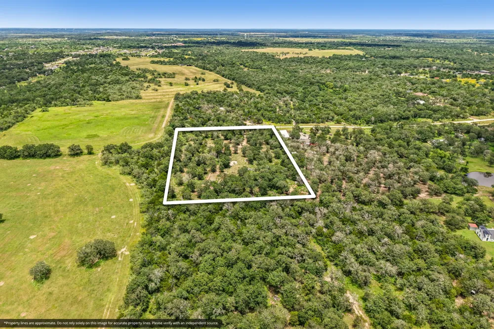 499 Bridgestone Court Lockhart, TX 78644