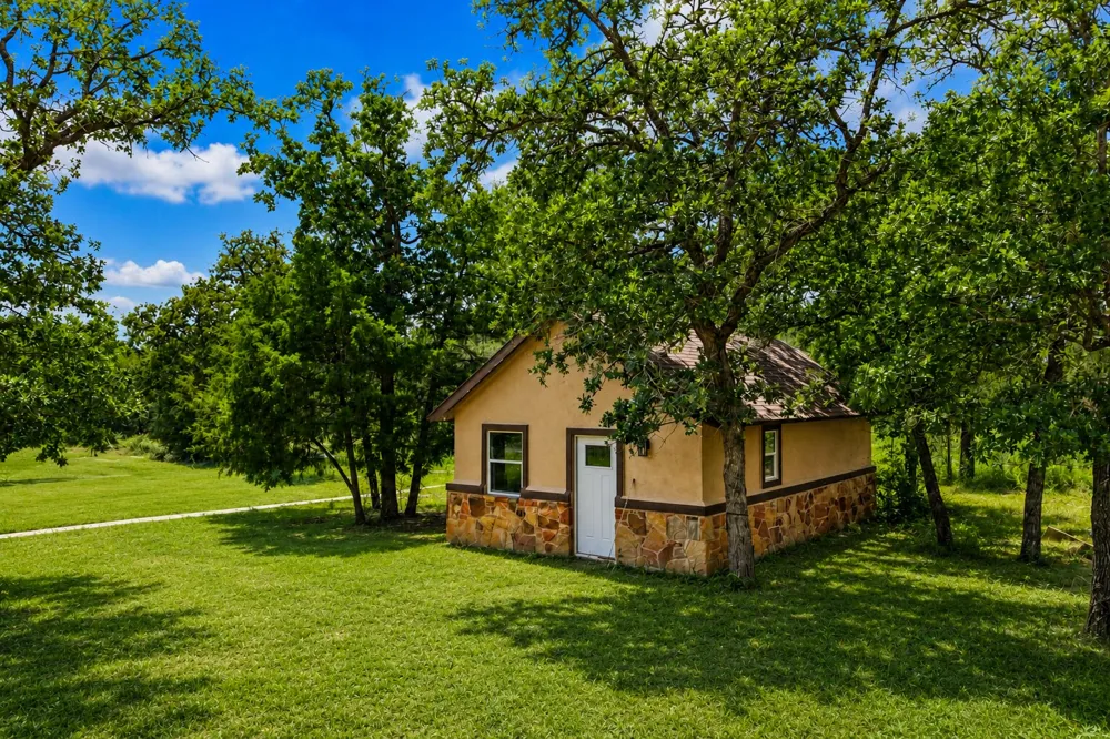 499 Bridgestone Court Lockhart, TX 78644