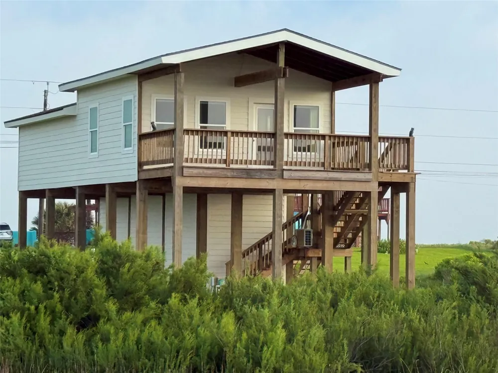2154 County Road 230 Sargent, TX 77414