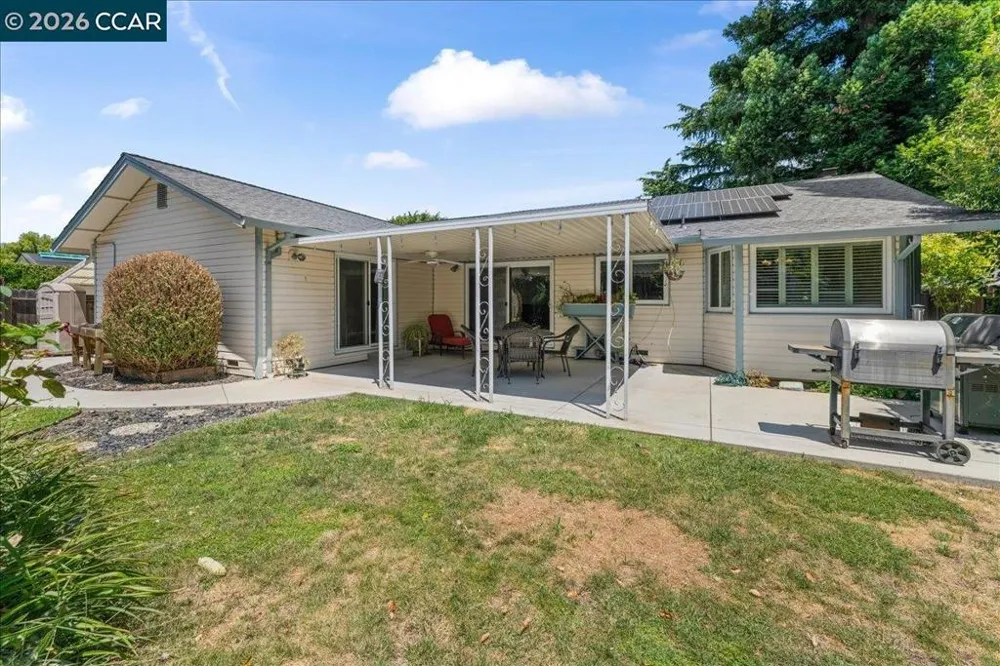 472 Cordoba Ln Vacaville, CA 95688
